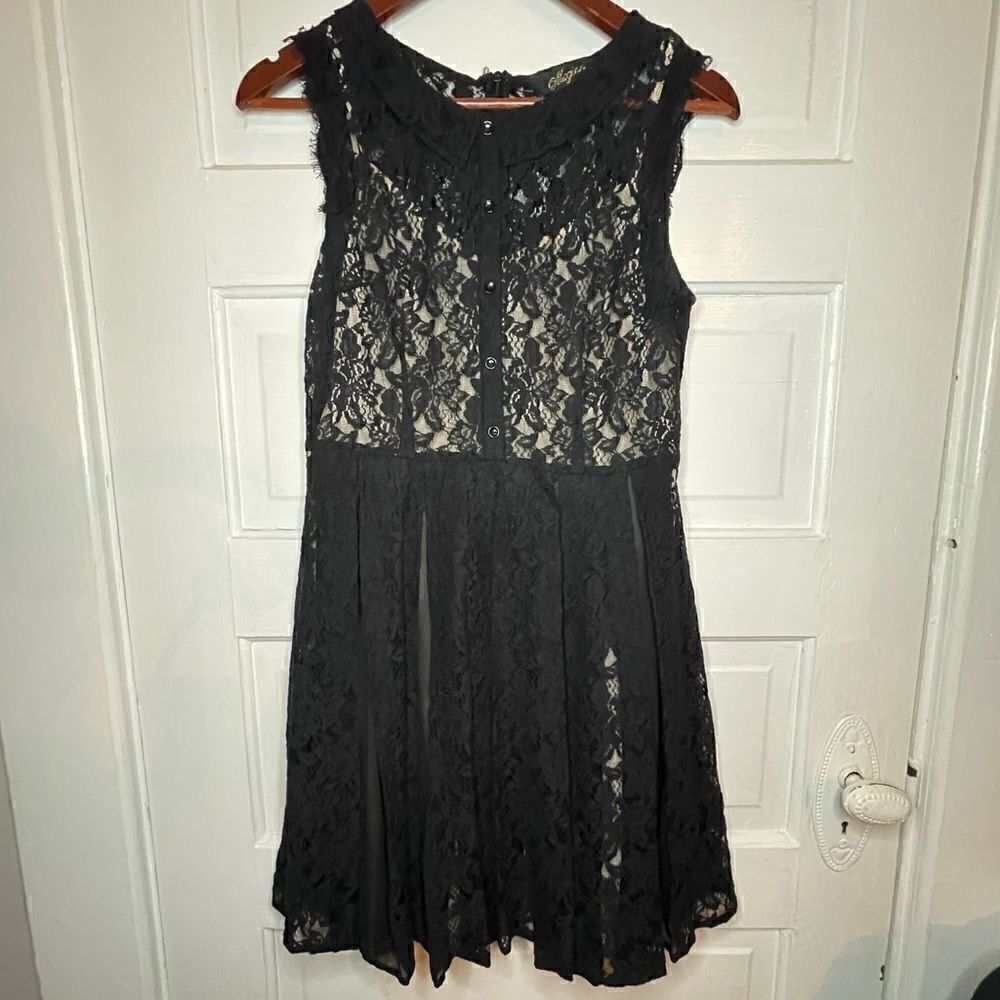McGinn Black Lace Front Button Peter Pan Collar Sleeveless Dress Size 4